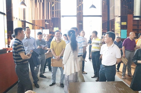 橫崗街道工商聯(lián)（商會）領導、企業(yè)家蒞臨康利城考察